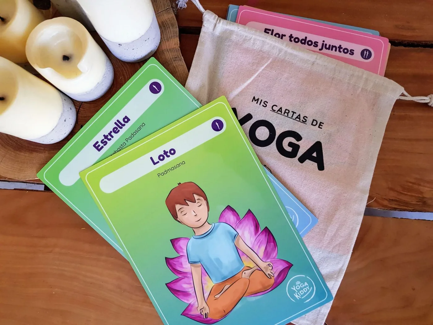 Set de 20 láminas grandes de yoga para niños