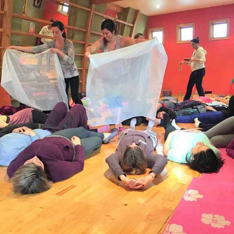 Yoga-niños-santiago-chile-Formación-Internacional-de-Monitor-de-Yoga-Infantil14-768x768