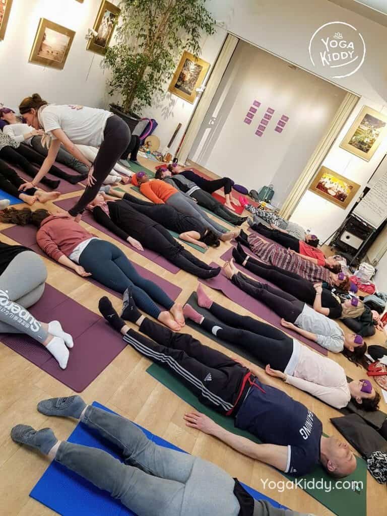 formation-yoga-pour-enfants-moniteur-paris-france-yogakiddy_4-768x1024