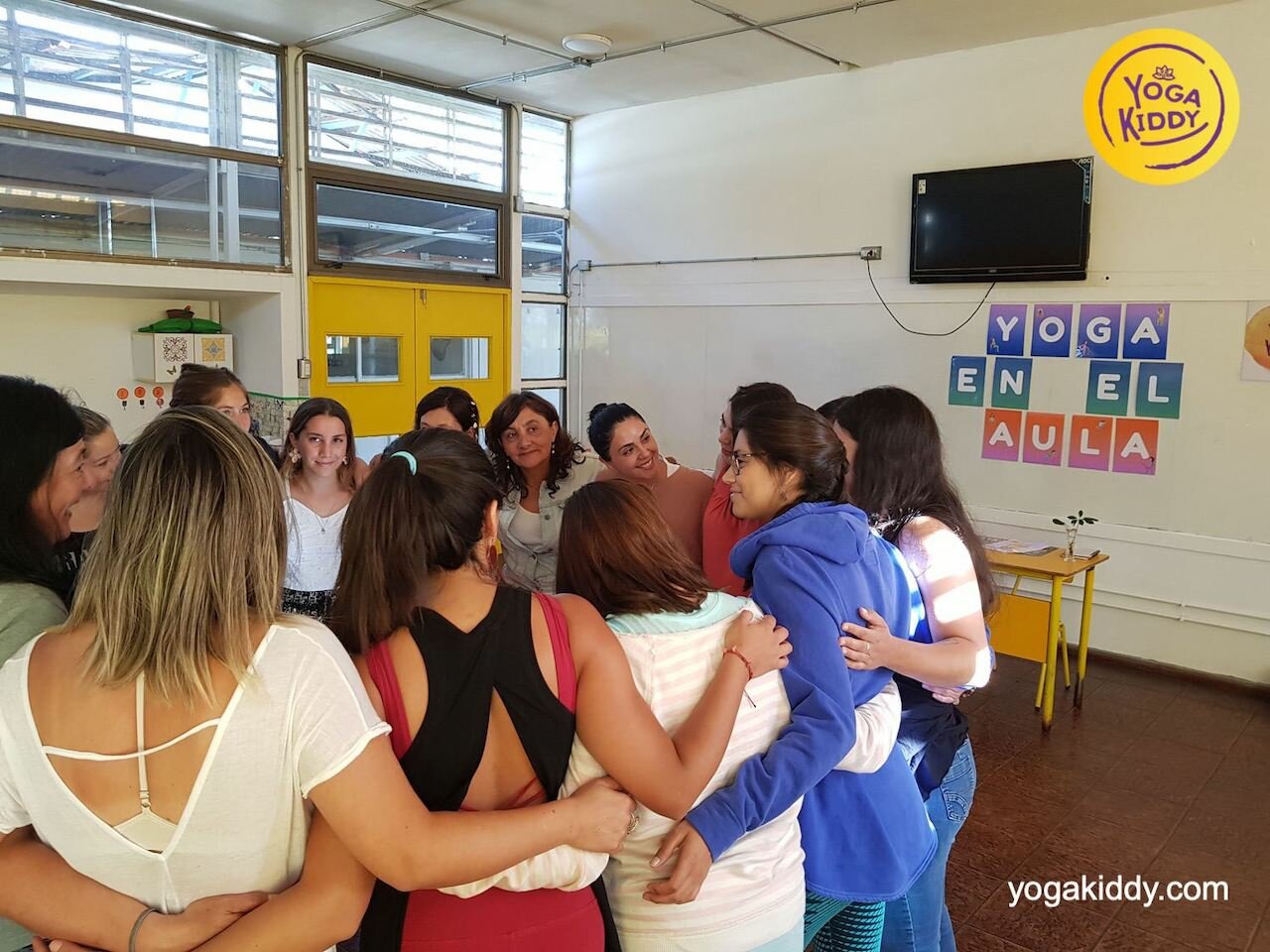 yoga en el aula sala de clase yogakiddy 0000