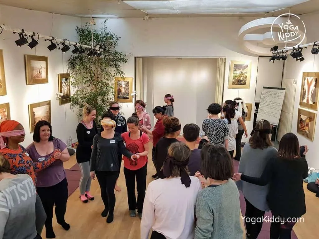 formation-yoga-pour-enfants-moniteur-paris-france-yogakiddy_15-1024x768