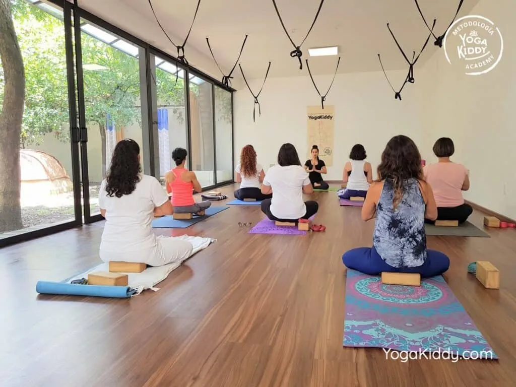 Formación-de-Yoga-para-Niños-en-Guadalajara-México-YogaKiddy-0006-1024x768