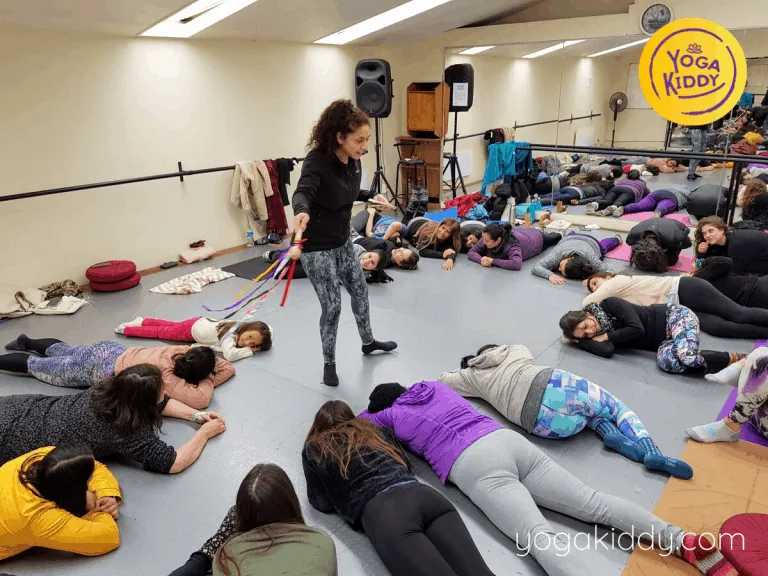 Yoga-para-niños-Viña-del-Mar-Formación-internacional-de-Monitor-de-Yoga-Infantil-4-768x576