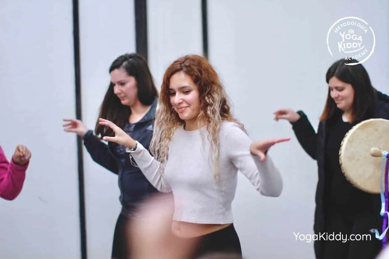yoga-para-niños-formación-monitor-yoga-infantil-YogaKiddy-viña-del-mar-chile0060