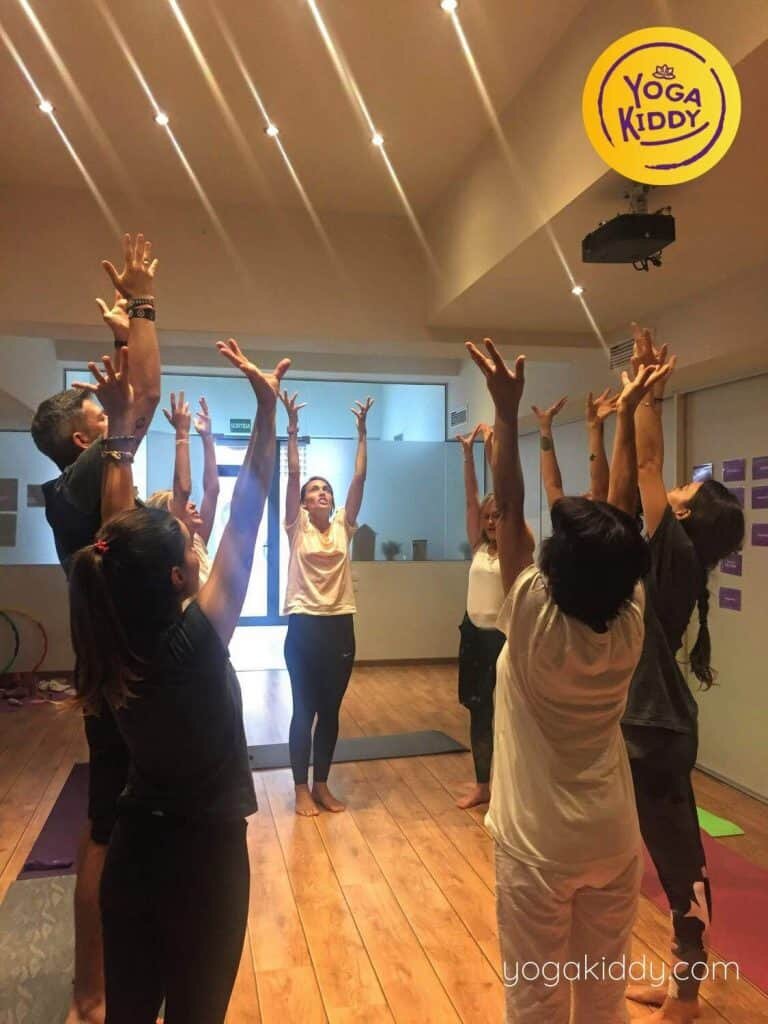 Yoga-para-niños-barcelona-españa-Formación-Internacional-de-Monitor-de-Yoga-Infantil-10-768x1024
