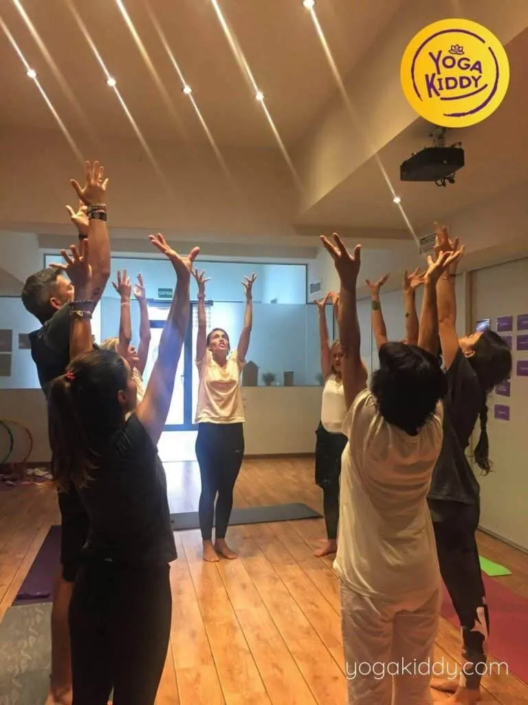 Yoga-para-niños-barcelona-españa-Formación-Internacional-de-Monitor-de-Yoga-Infantil-10-768x1024