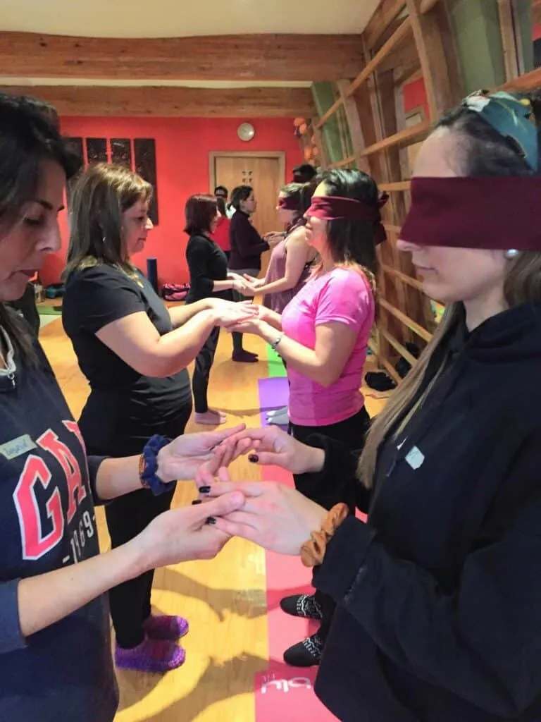 Yoga-niños-santiago-chile-Formación-Internacional-de-Monitor-de-Yoga-Infantil5-768x1024