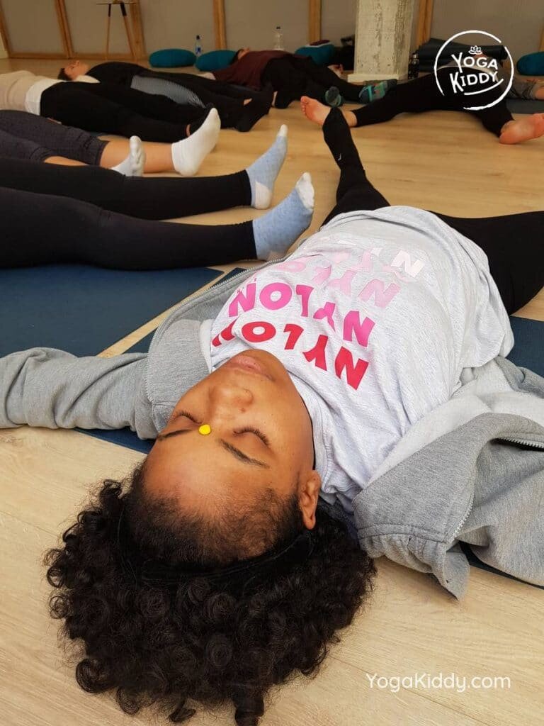 yoga-para-niños-madrid-españa-formación-monitor-instructurado-profesor-yoga-infantil-yogakiddy_8-768x1024