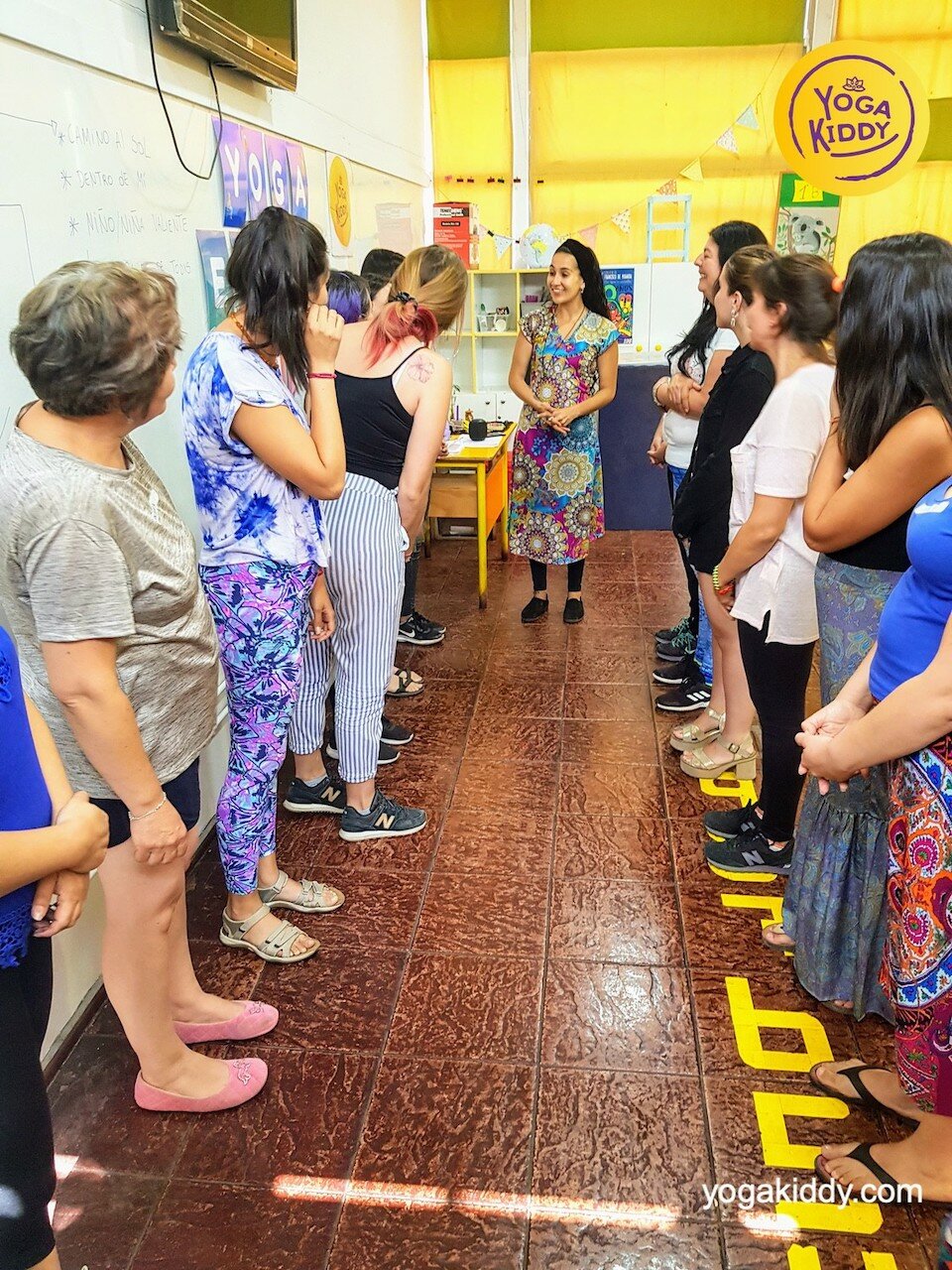 yoga en el aula sala de clase yogakiddy 0021