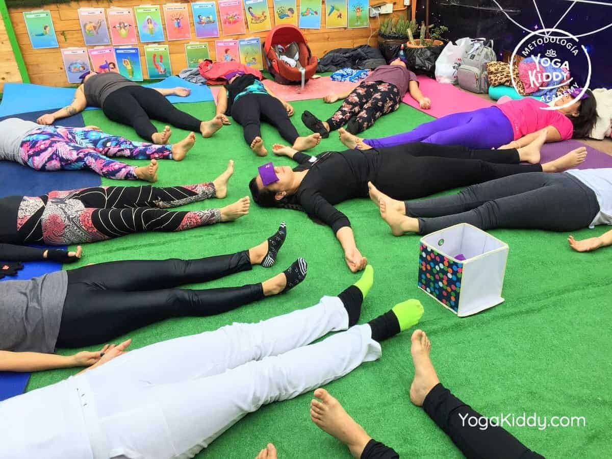yoga-para-niños-arica-chile-formación-monitor-profesrorado-instructurado-YogaKiddy-0023