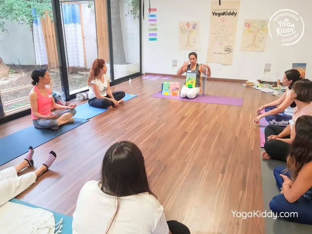 Formación-de-Yoga-para-Niños-en-Guadalajara-México-YogaKiddy-0066-1024x768