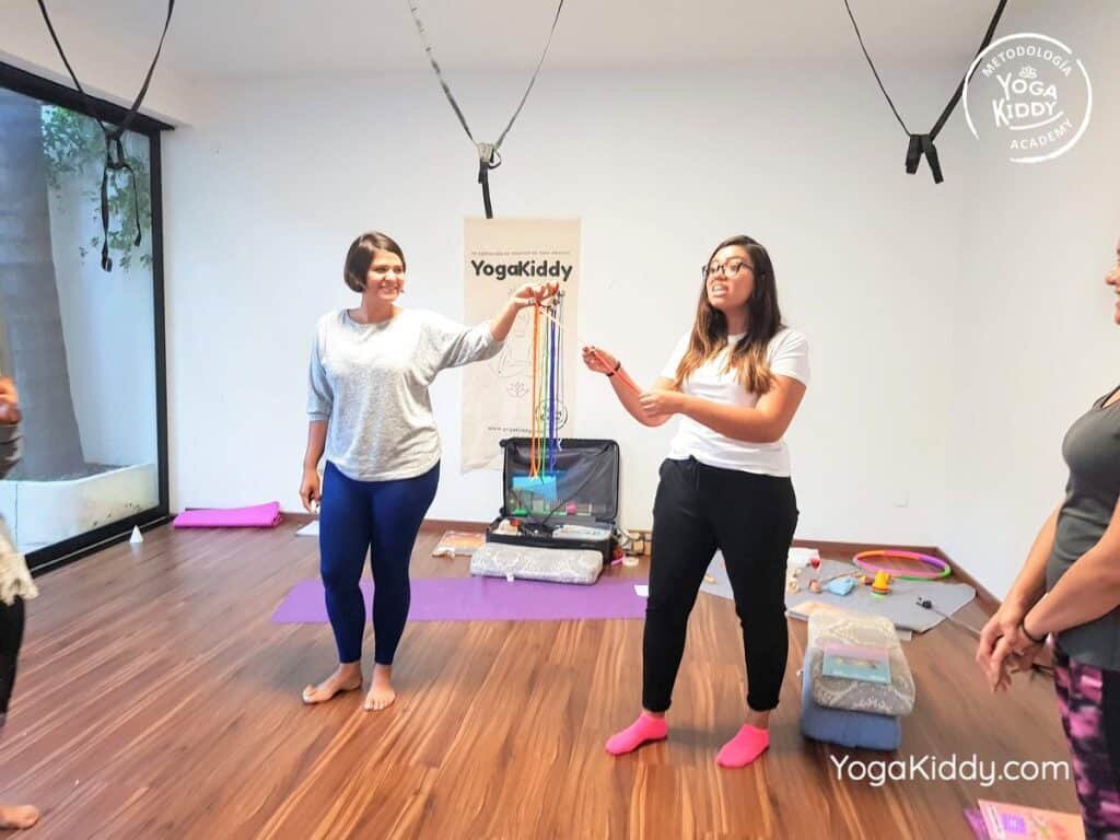 Formación-de-Yoga-para-Niños-en-Guadalajara-México-YogaKiddy-0137-1024x768