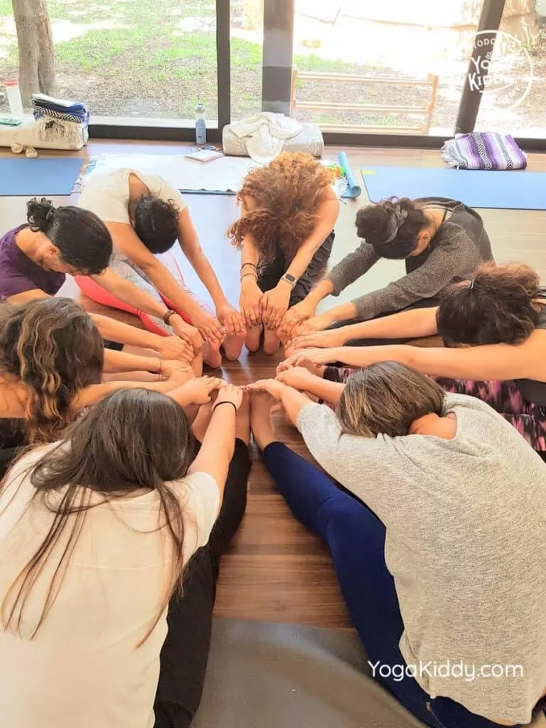 Formación-de-Yoga-para-Niños-en-Guadalajara-México-YogaKiddy-0112-768x1024