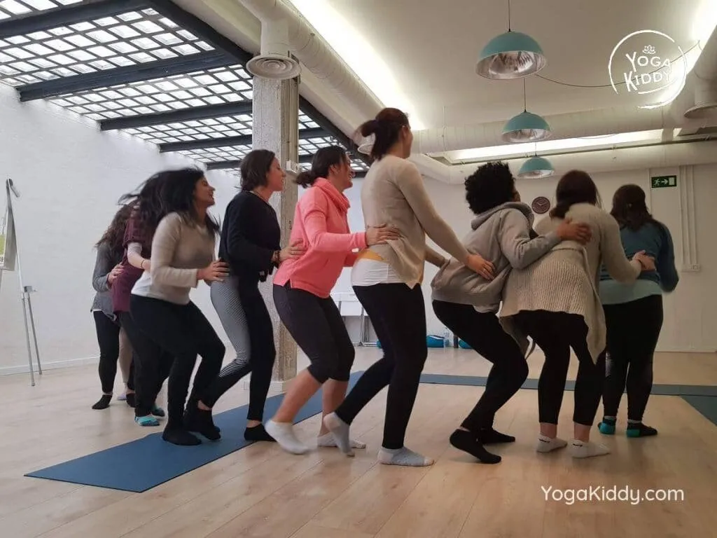yoga-para-niños-madrid-españa-formación-monitor-instructurado-profesor-yoga-infantil-yogakiddy_13-1024x768