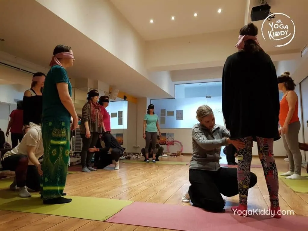 yoga-para-niños-barcelona-espana-formación-monitor-instructurado-profesor-yoga-infantil-yogakiddy_37-1024x768