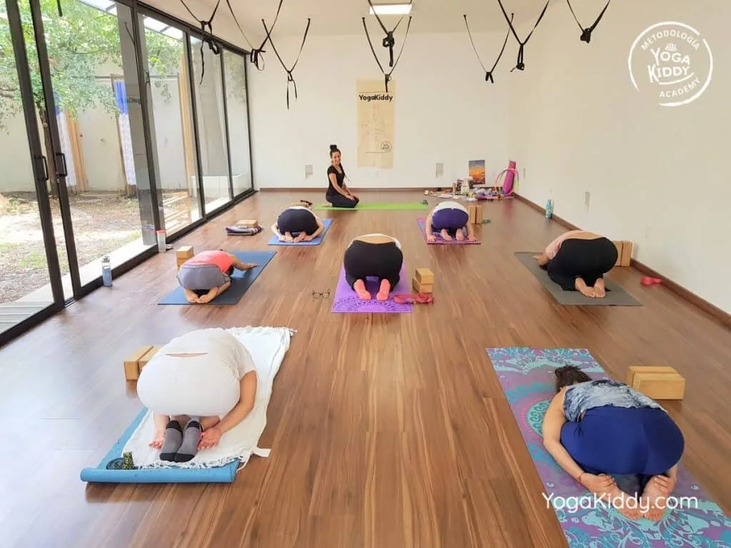 Formación-de-Yoga-para-Niños-en-Guadalajara-México-YogaKiddy-0016-1024x768