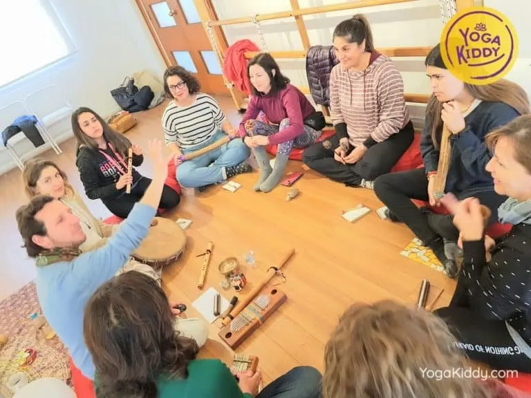 formacion-sonoterapia-infantil-para-niños-santiago-chile-yogakiddy-18-768x576
