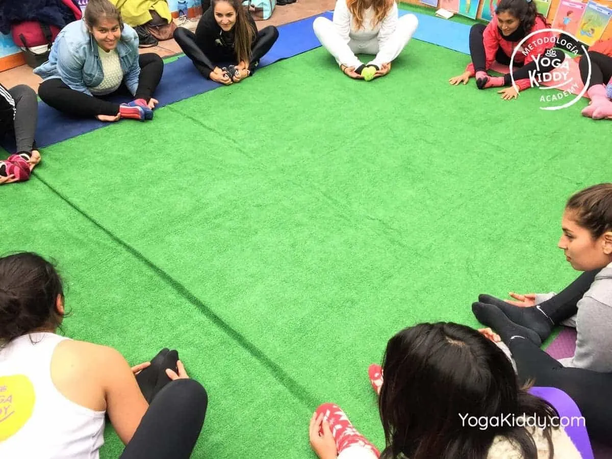 yoga-para-niños-arica-chile-formación-monitor-profesrorado-instructurado-YogaKiddy-0026