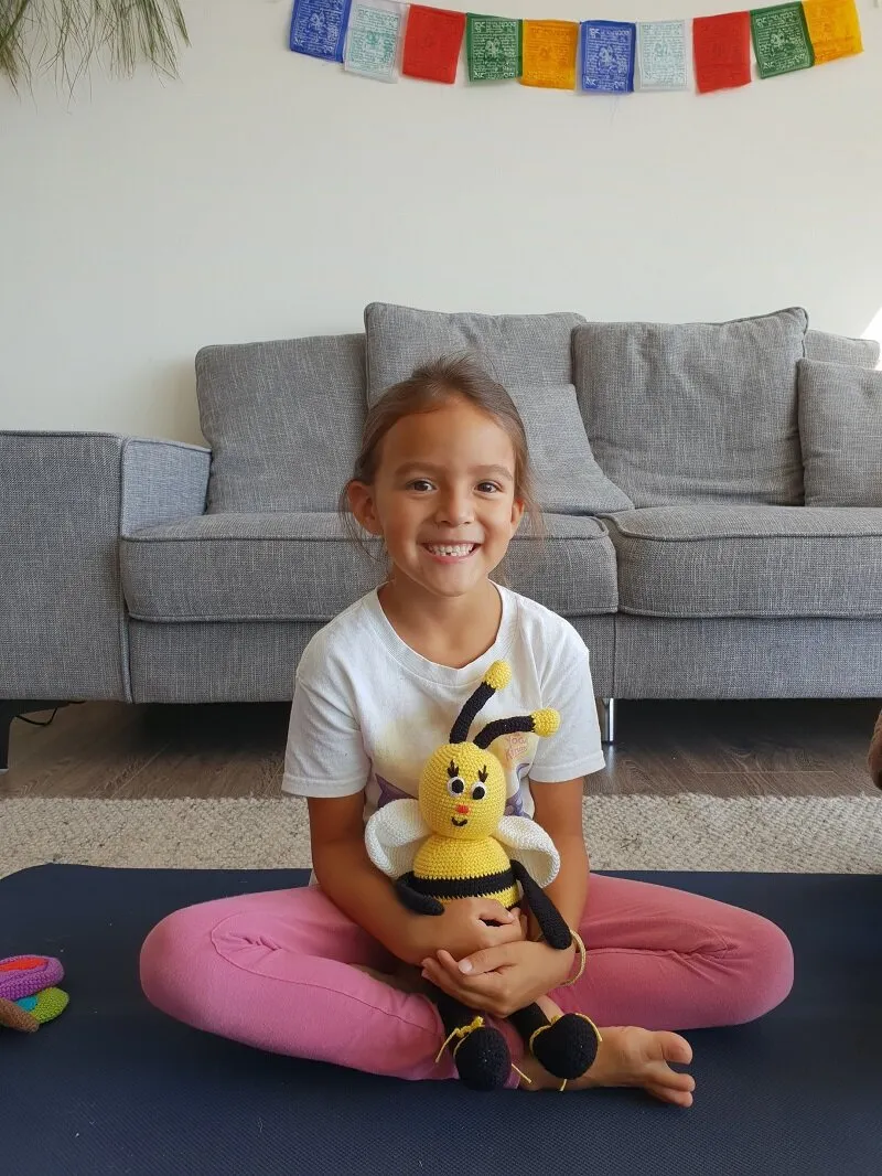 respiracion de la abeja mindfulness yoga infantil