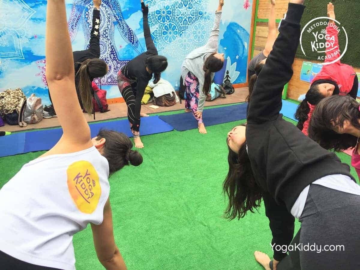 yoga-para-niños-arica-chile-formación-monitor-profesrorado-instructurado-YogaKiddy-0007