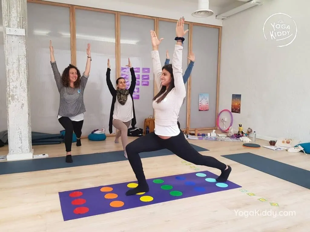 yoga-para-niños-madrid-españa-formación-monitor-instructurado-profesor-yoga-infantil-yogakiddy_12-1024x768