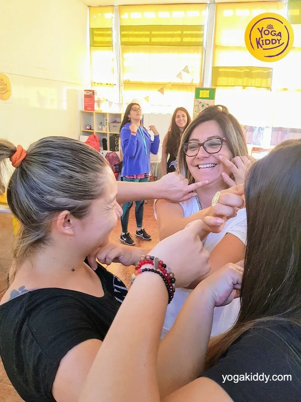 yoga en el aula sala de clase yogakiddy 0002