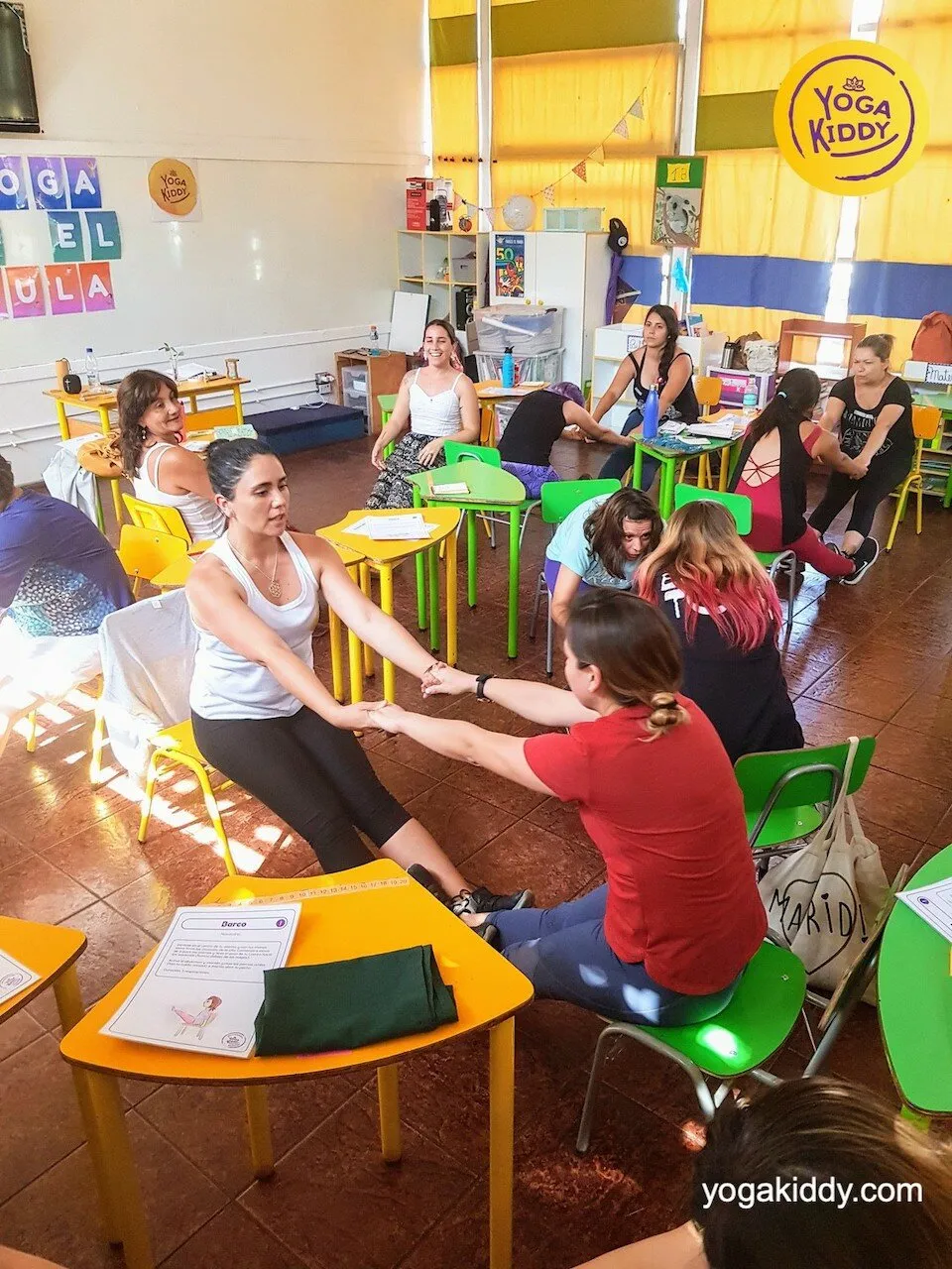 yoga en el aula sala de clase yogakiddy 0010