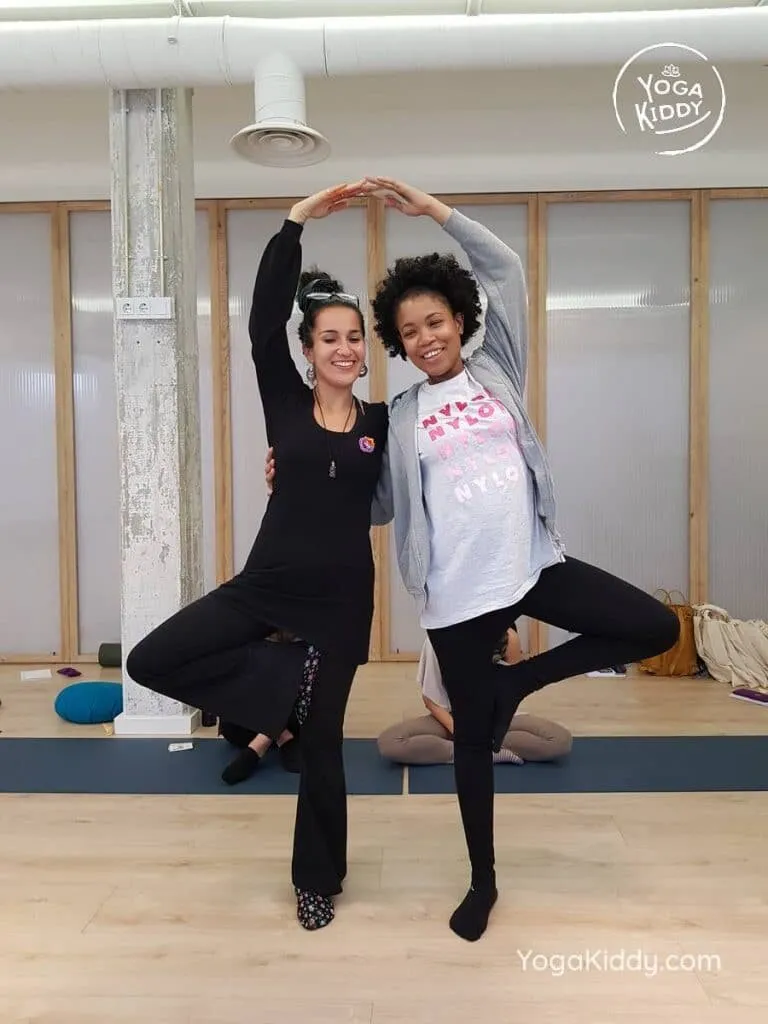yoga-para-niños-madrid-españa-formación-monitor-instructurado-profesor-yoga-infantil-yogakiddy_1-768x1024