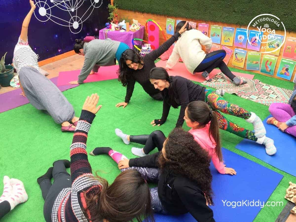 yoga-para-niños-arica-chile-formación-monitor-profesrorado-instructurado-YogaKiddy-0035