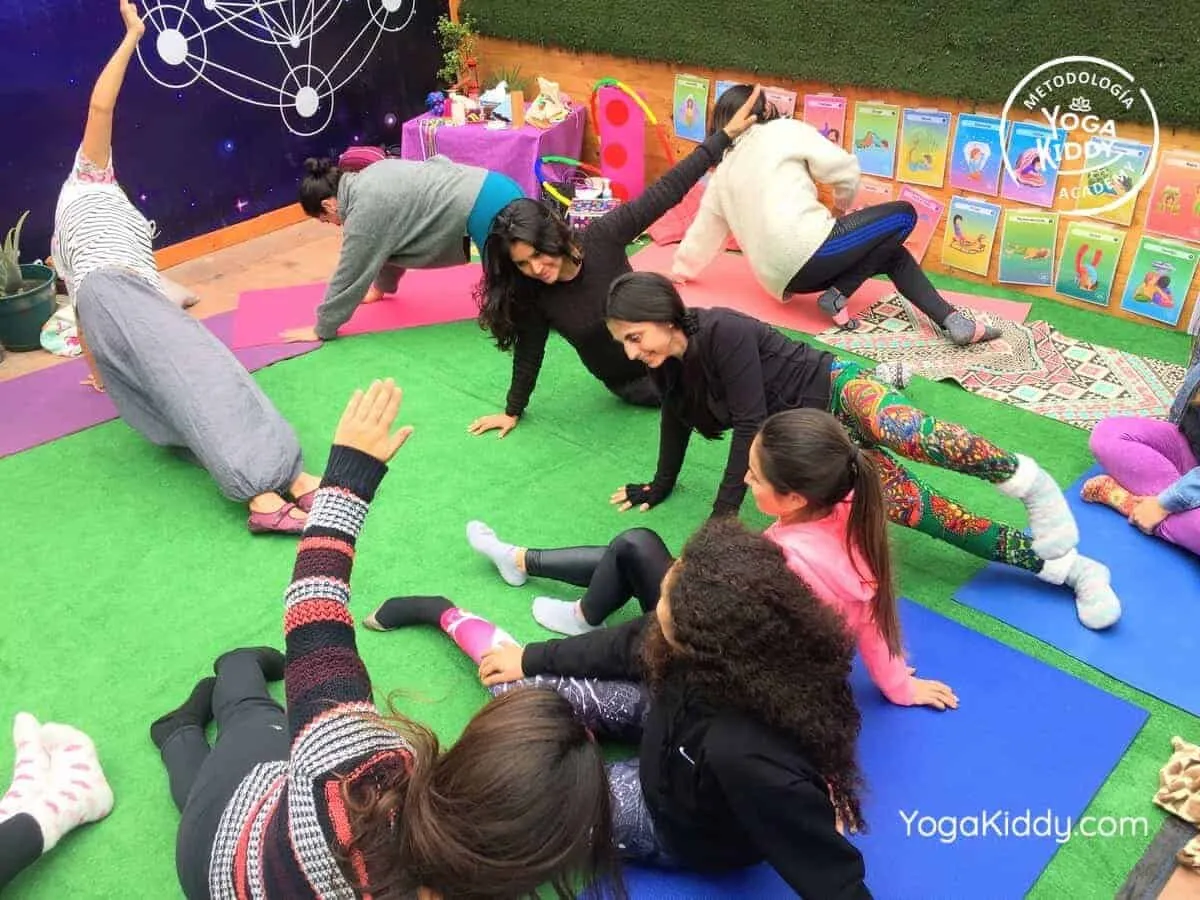yoga-para-niños-arica-chile-formación-monitor-profesrorado-instructurado-YogaKiddy-0035