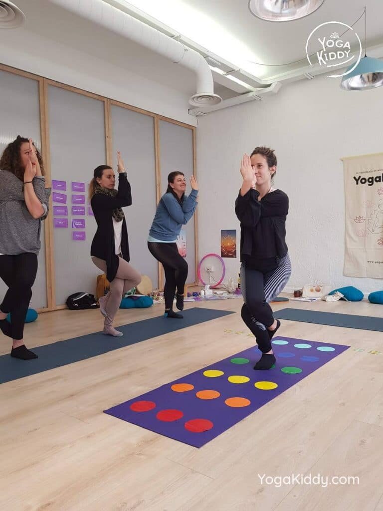 yoga-para-niños-madrid-españa-formación-monitor-instructurado-profesor-yoga-infantil-yogakiddy_11-768x1024