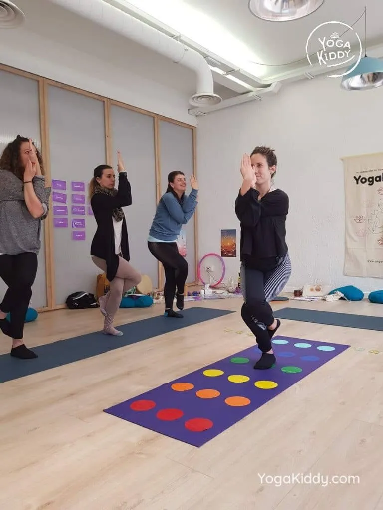 yoga-para-niños-madrid-españa-formación-monitor-instructurado-profesor-yoga-infantil-yogakiddy_11-768x1024