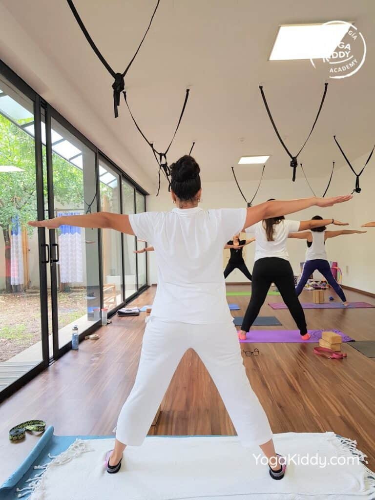 Formación-de-Yoga-para-Niños-en-Guadalajara-México-YogaKiddy-0023-768x1024