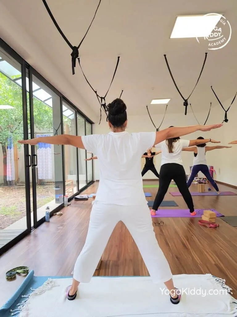Formación-de-Yoga-para-Niños-en-Guadalajara-México-YogaKiddy-0023-768x1024