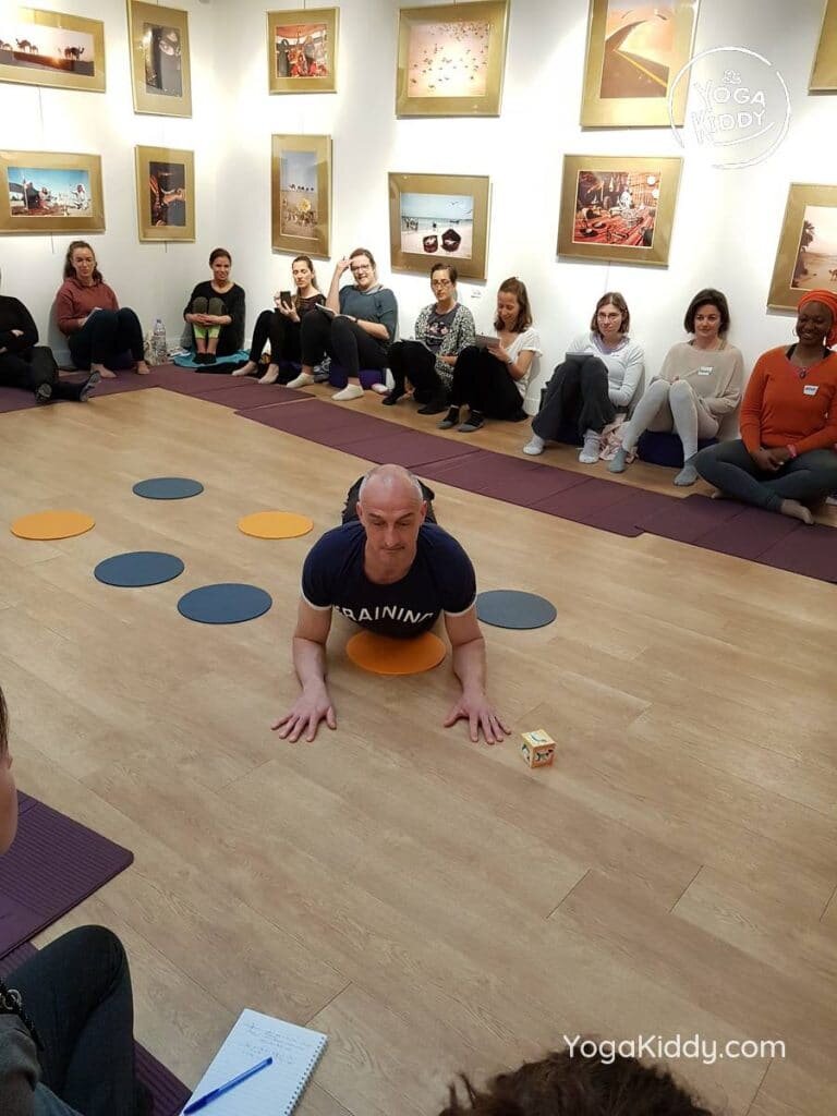 formation-yoga-pour-enfants-moniteur-paris-france-yogakiddy_10-768x1024