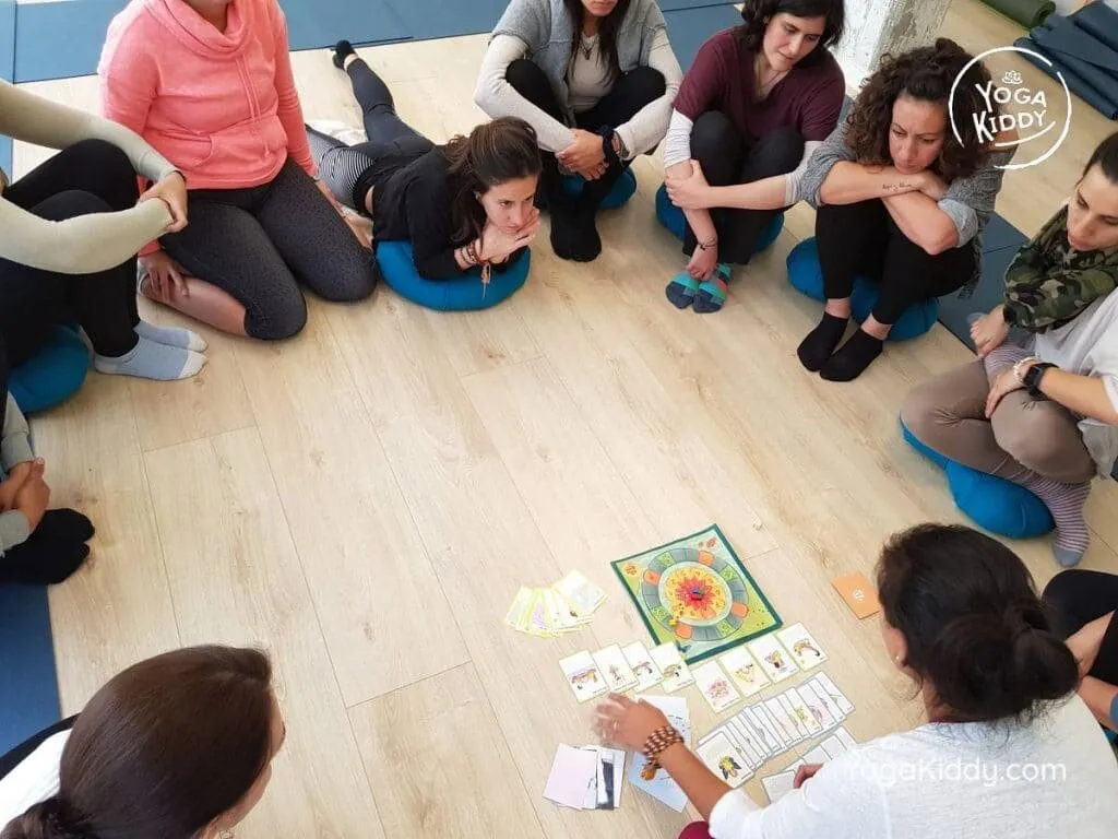 yoga-para-niños-madrid-españa-formación-monitor-instructurado-profesor-yoga-infantil-yogakiddy_6-1024x768