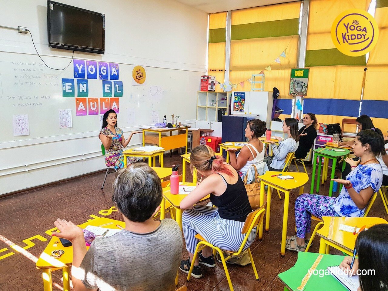 yoga en el aula sala de clase yogakiddy 0022