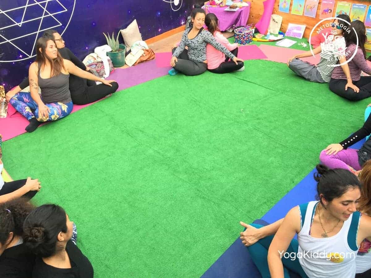 yoga-para-niños-arica-chile-formación-monitor-profesrorado-instructurado-YogaKiddy-0039