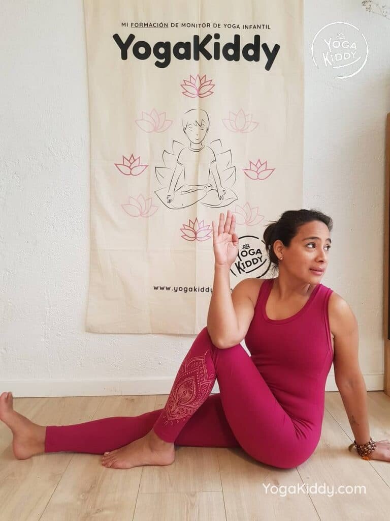 yoga-para-niños-madrid-españa-formación-monitor-instructurado-profesor-yoga-infantil-yogakiddy_18-768x1024