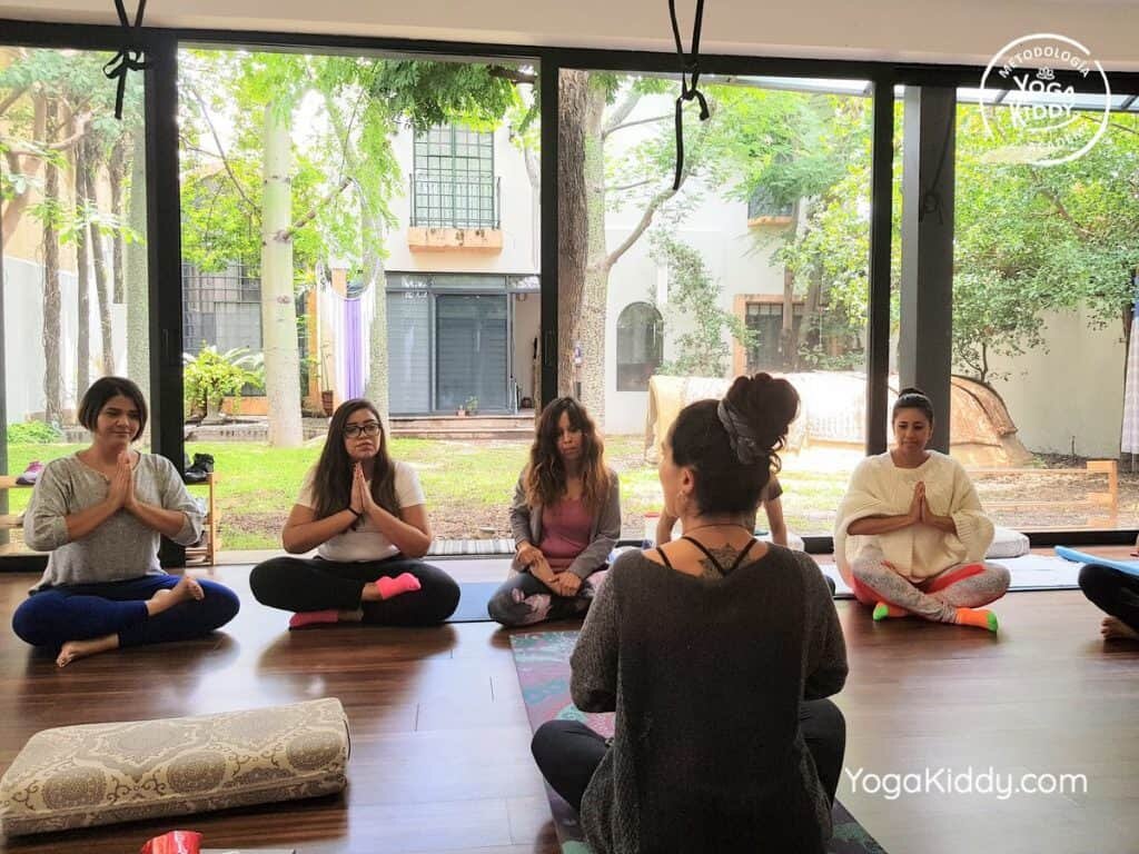 Formación-de-Yoga-para-Niños-en-Guadalajara-México-YogaKiddy-0098-1024x768