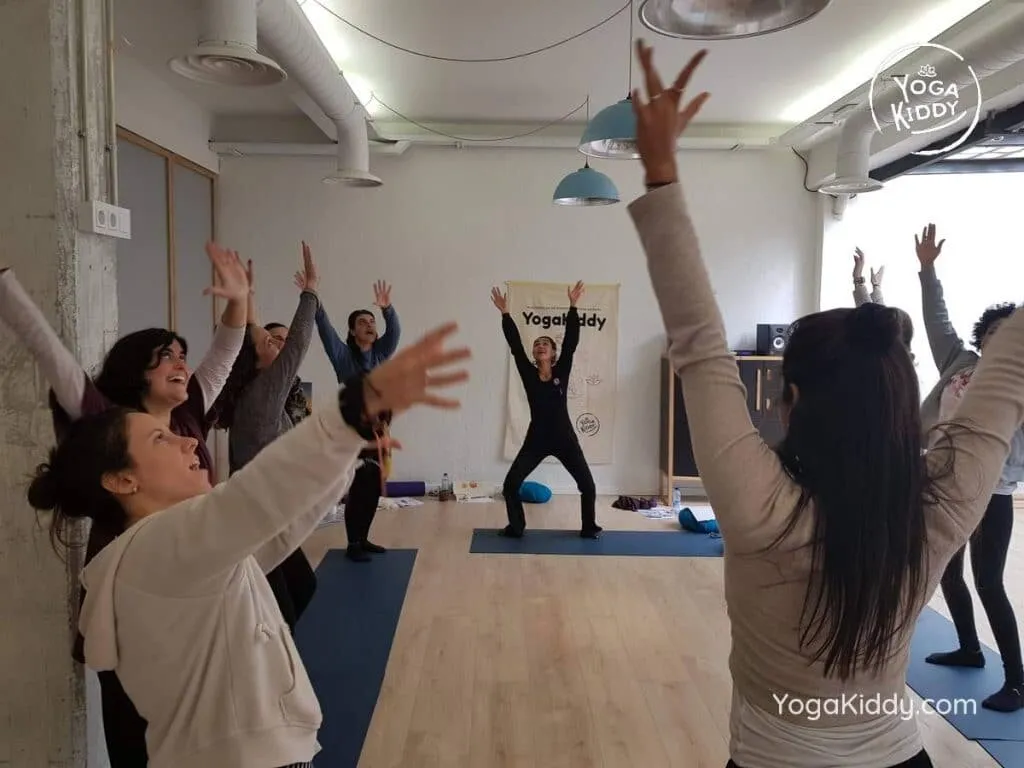 yoga-para-niños-madrid-españa-formación-monitor-instructurado-profesor-yoga-infantil-yogakiddy_9-1024x768